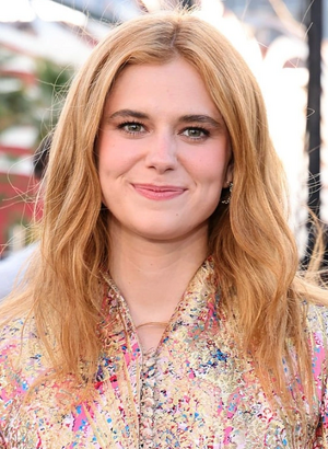 Alison Oliver.png