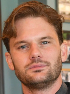 Jeremy Irvine.jpg