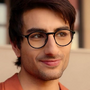 Arjun Mehta em Namorado Contratado