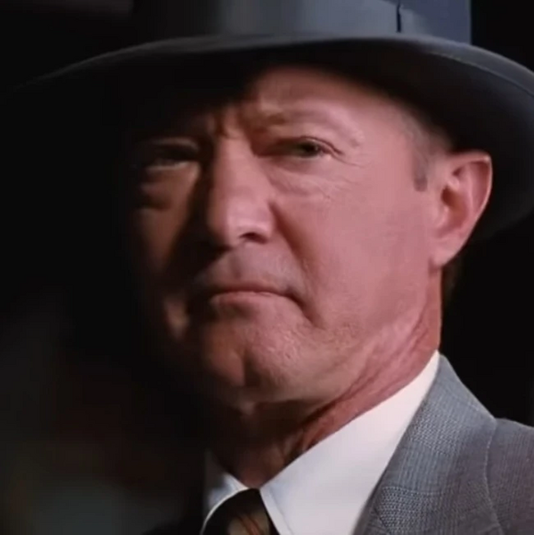Arquivo:Agente do FBI2.jpg