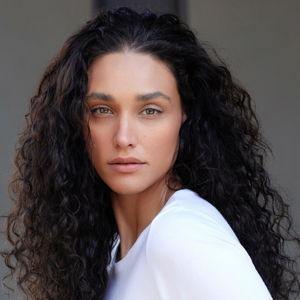 Débora Nascimento.jpg
