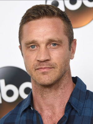 Devon Sawa.png