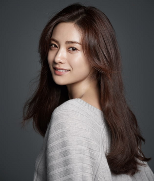 Nana (atriz coreana).png