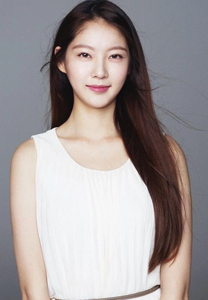 Gong Seung-Yeon.jpg
