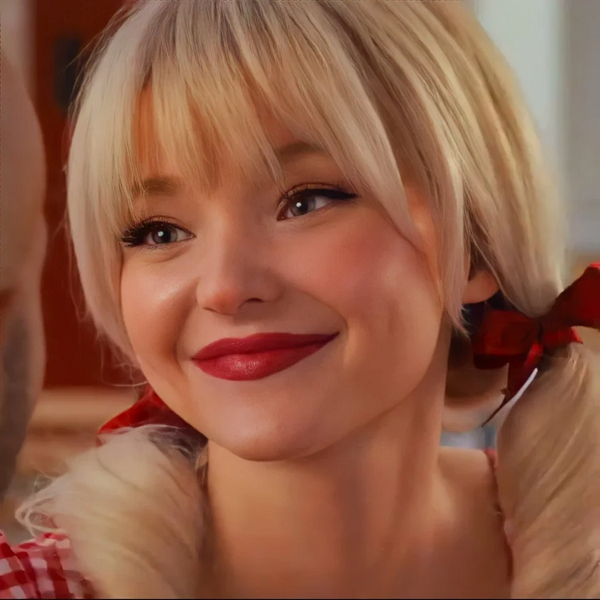 Arquivo:Betsy McDonough - Schmigadoon!.png