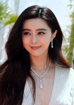 Fan Bingbing Cannes 2017 2.jpg