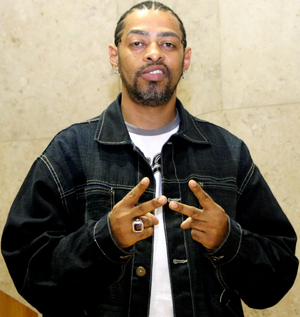 Thaíde.jpg