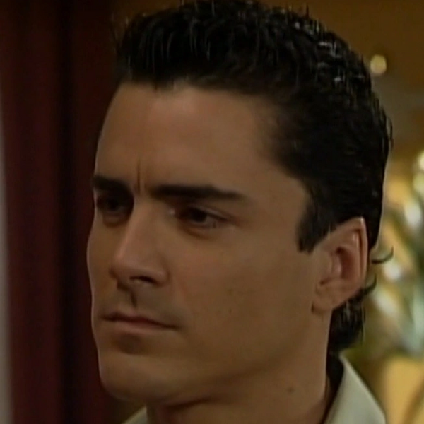 Arquivo:A INTRUSA RAYMUNDO.png