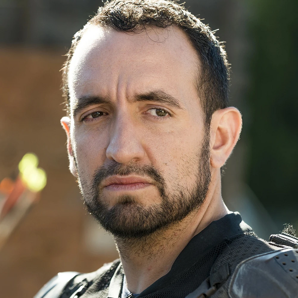 Arquivo:Alvaro (TWD).jpg