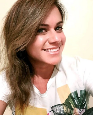 Andrea Suhett.png