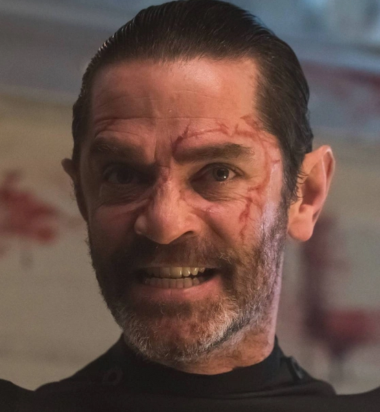 Arquivo:Azrael (Gotham).png