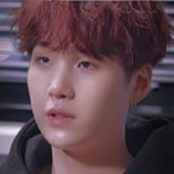 Arquivo:Suga - BTS.jpg