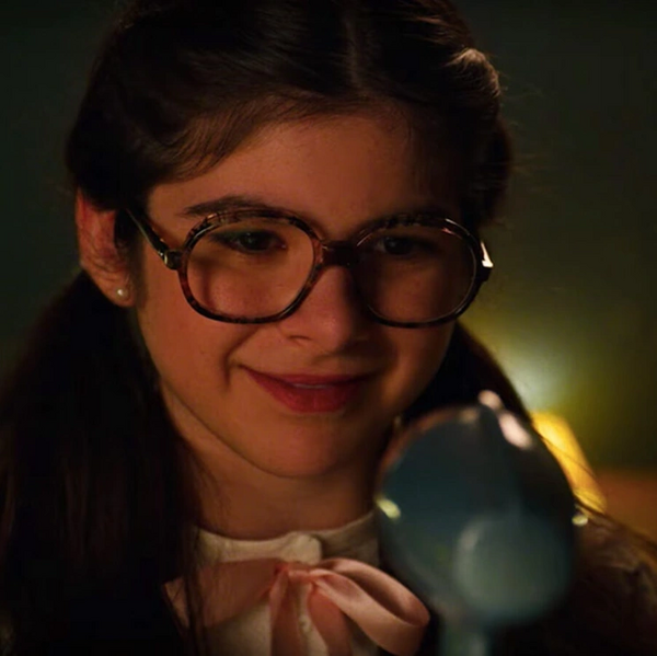 Arquivo:Suzie Stranger Things.png