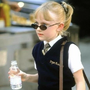 Lorraine "Ray" Schleine em Grande Menina, Pequena Mulher