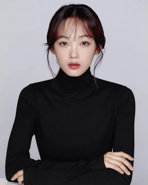 Lee Yoo-Mi.jpg