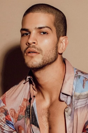 Bernardo Flores.jpg