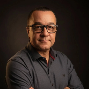Rogério Ferreira dublador.png