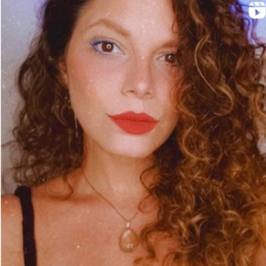 Lara Gay.png