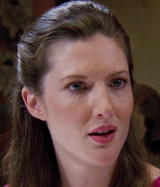 Arquivo:Beverly adulta 90.png