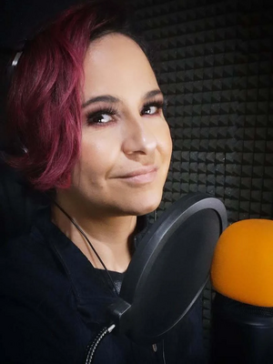 Shallana Costa (Dubladora).jpg