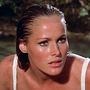 Honey Ryder em 007 Contra o Satânico Dr. No (CineCastro)