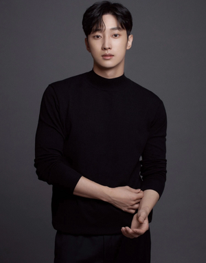 Jin Young.jpg
