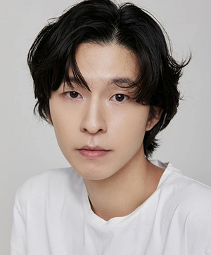 Hong Kyung.jpg