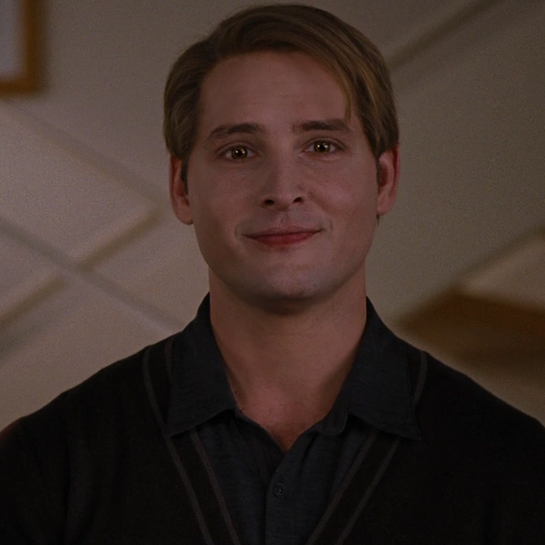 Arquivo:Carlisle-Breaking-Dawn-1.png