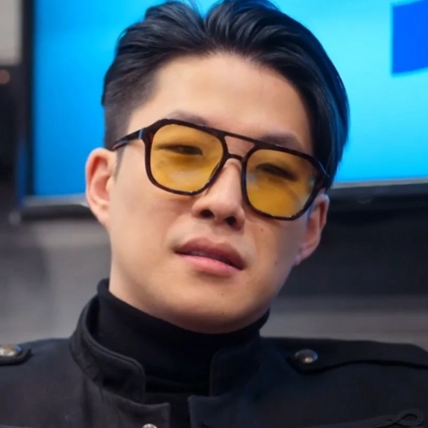 Arquivo:Pyeong-Ho (Além do Guarda-Roupa).jpg