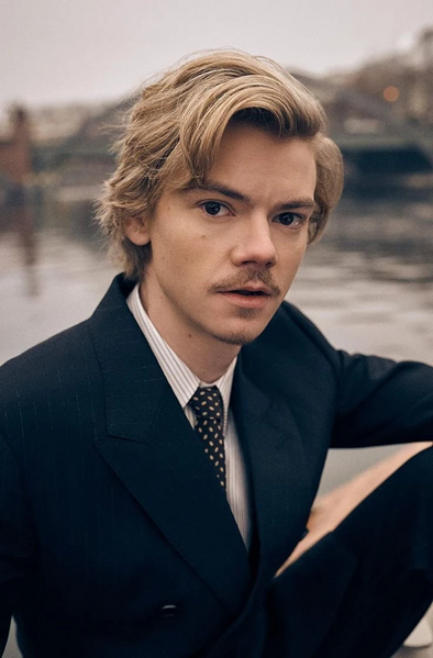 Arquivo:Thomas Brodie-Sangster.jpg