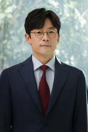 Lee Seung-joon.png