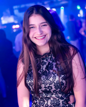 Sicília Vidal (Dubladora).jpg