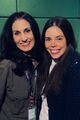 Fabi Bang (Glinda) e Andrea Murucci (Diretora de dublagem) no estúdio de dublagem