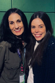Fabi Bang (Glinda) e Andrea Murucci (Diretora de dublagem) no estúdio de dublagem