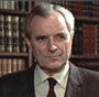 Bill Tanner em 007 Contra o Homem com a Pistola de Ouro