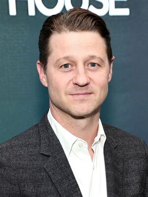Ben McKenzie.jpg