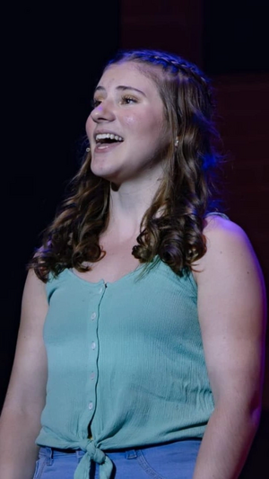Beatriz Singer (Dubladora).png
