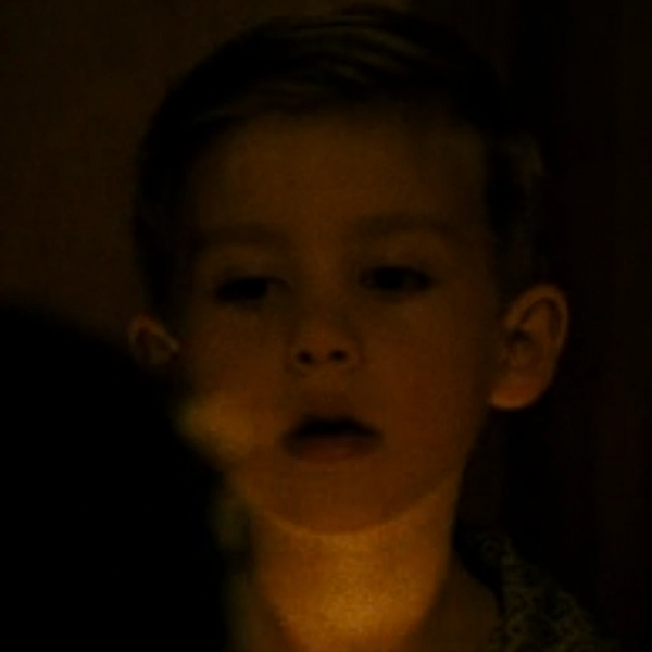 Arquivo:Chase Churchill como Alex.png