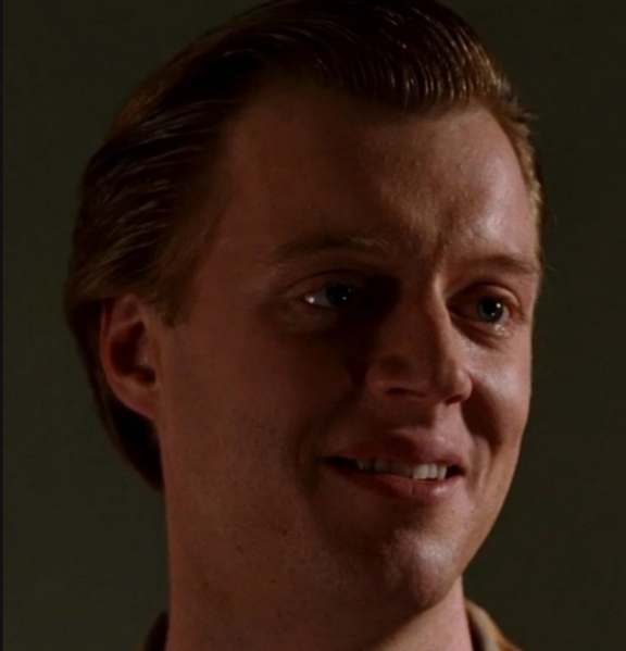 Arquivo:Adam Whitman.png