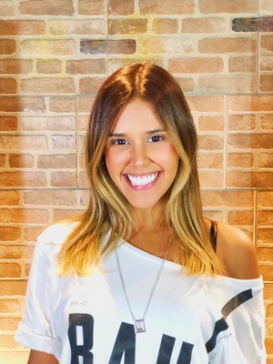 Erika Menezes.jpg