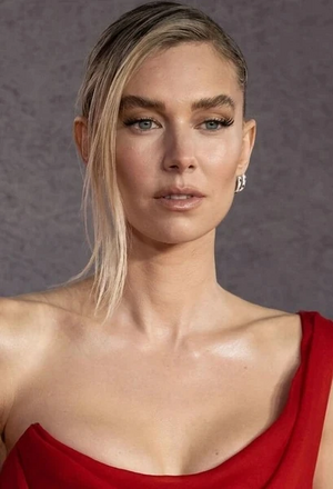Vanessa Kirby.jpg