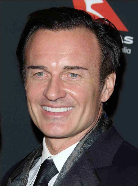 Arquivo:Julian McMahon.jpg