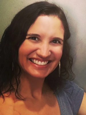 Aline Esteves (Dubladora).jpg