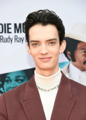 Kodi Smit-McPhee 2019.jpg