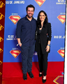 Dublador do Kal-El / Clark Kent / Superman, Diego Lima junto com diretora de dublagem Andrea Murucci.