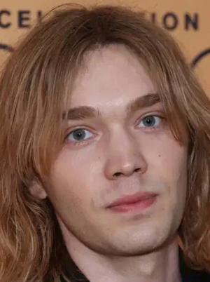 Charlie Plummer.jpg