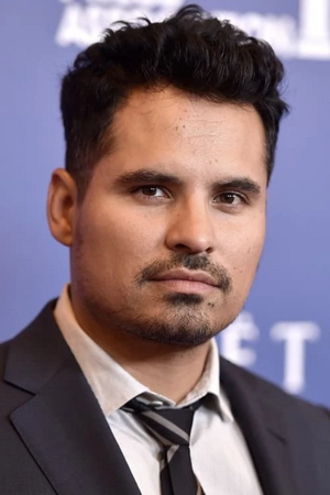 Michael peña.jpg