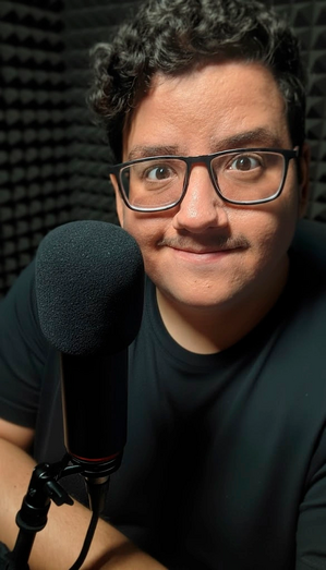 Foto danny estudio.png