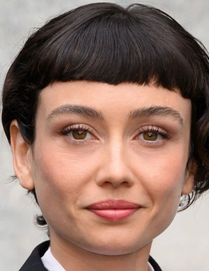 Sydney Chandler.jpg