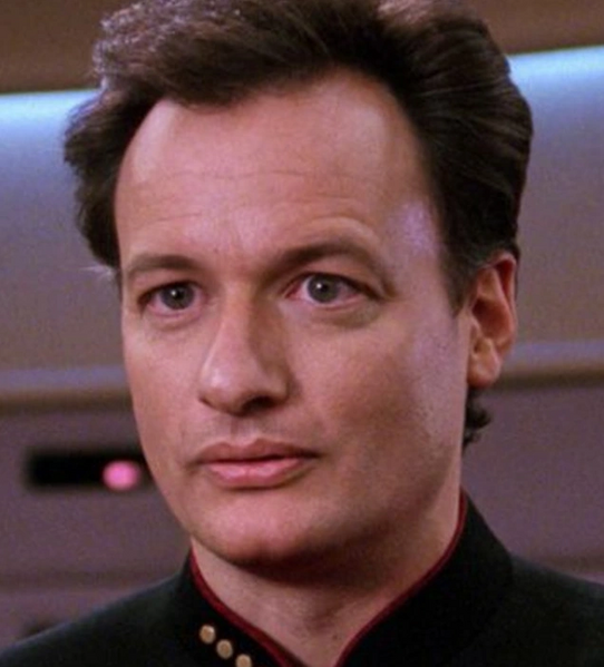 Arquivo:Q (DS9).png